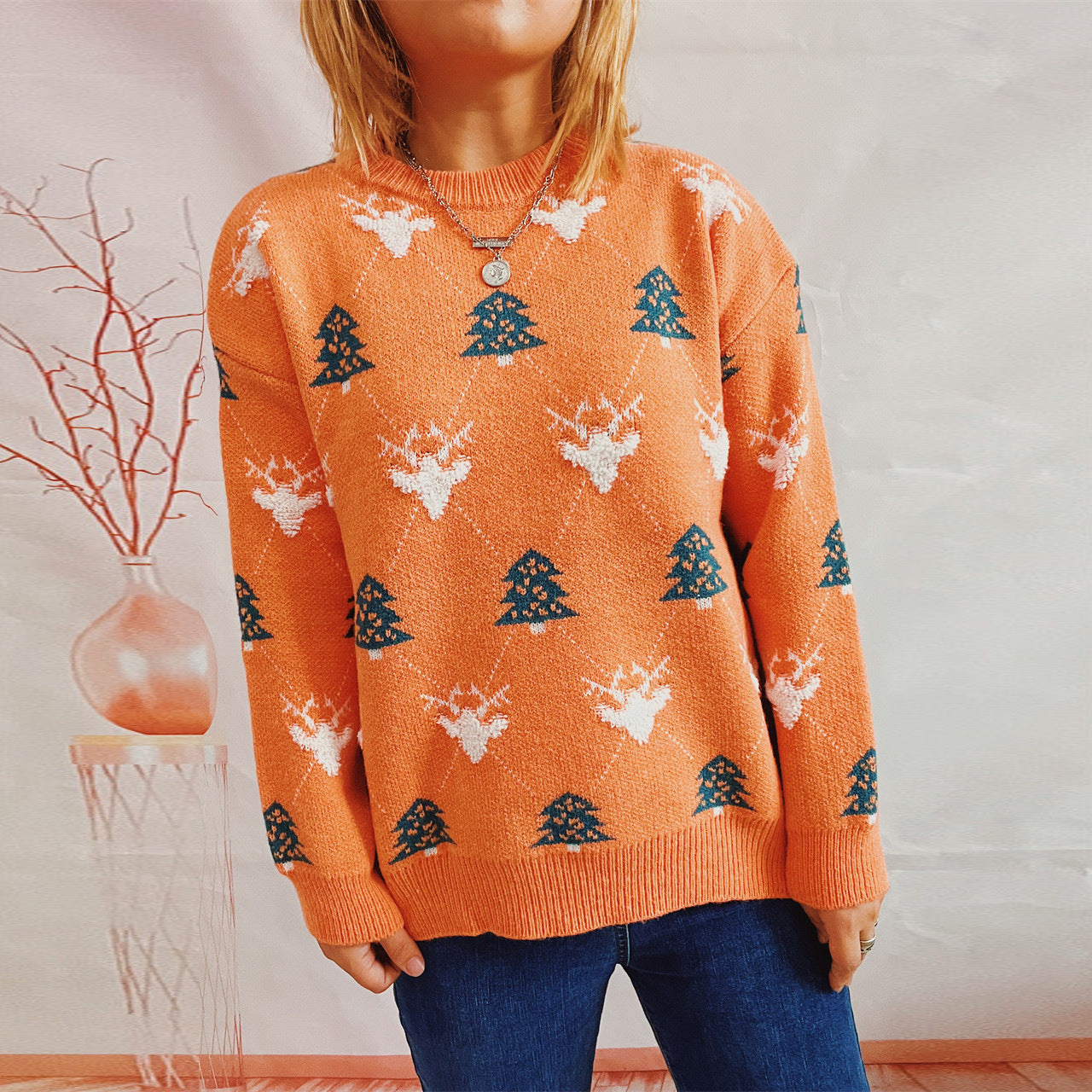 Women's Fashionable Round Neck Long Sleeve Loose Elk Jacquard Christmas Sweater